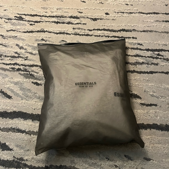 Essentials Charcoal Men's Toiletry Bag
